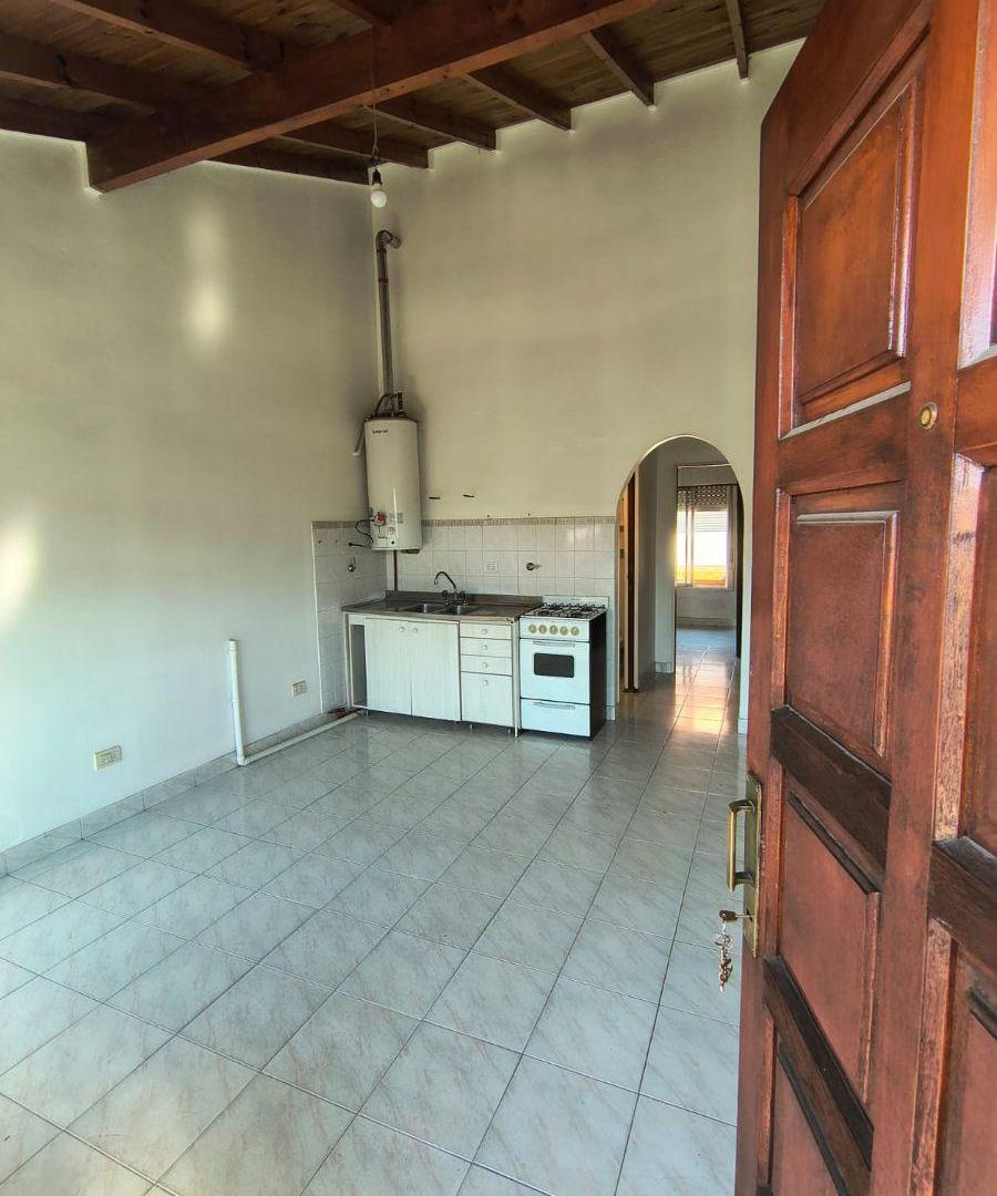 Foto de Departamento de 32 m² con 1 dormitorio en alquiler en Ramos Mejía, imagen 1