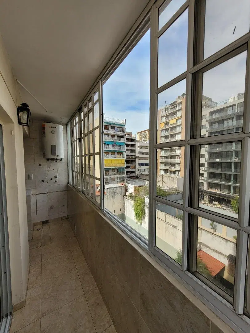 Alquiler 2 ambientes bajas expens, balcon, opcion apto prof 4
