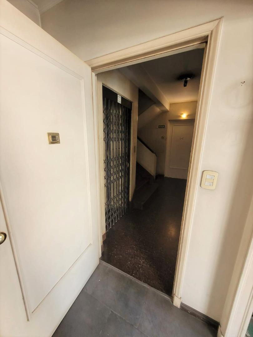 Foto de Venta 4 ambientes,balcón, APTO PROF,excelente ubic Caballito, imagen 1
