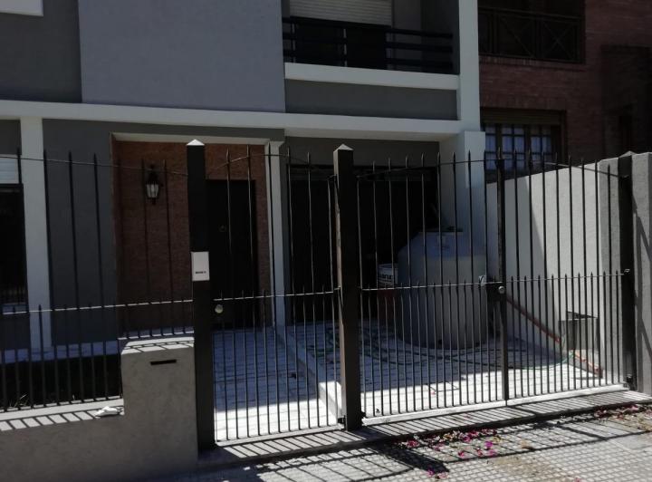 Casa 5 amb en alquiler - pileta - Versalles 5