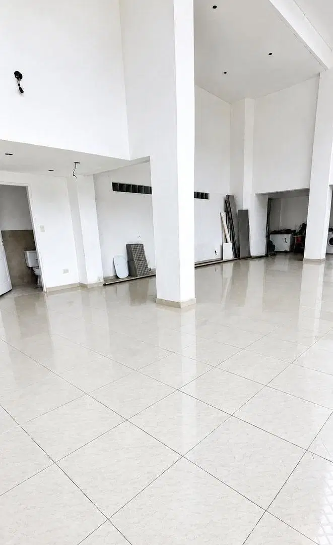 Local en esquina - en venta y ó alquiler - Villa Real / Villa Devoto 3