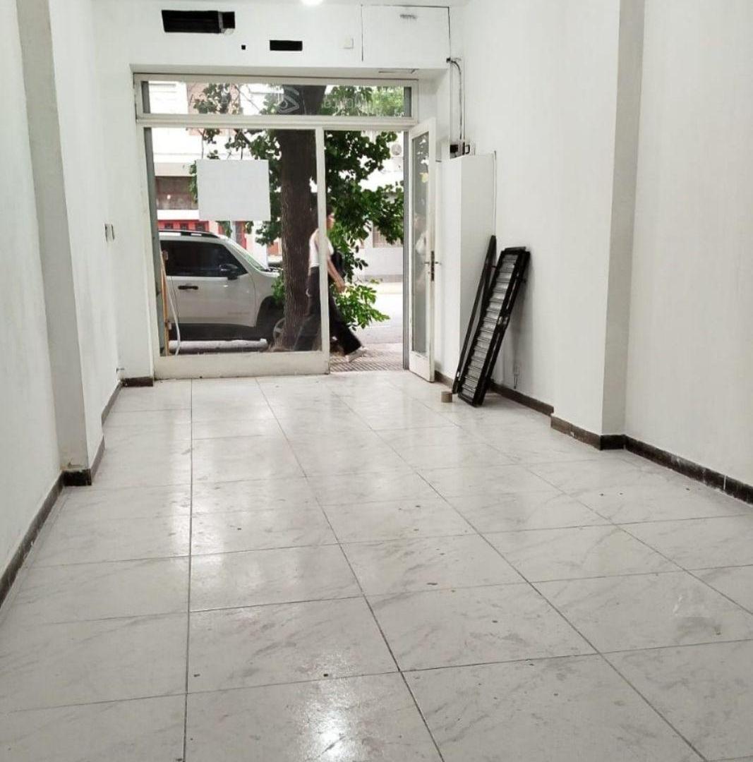 Foto de Local comercial en pleno barrio de Flores, imagen 3