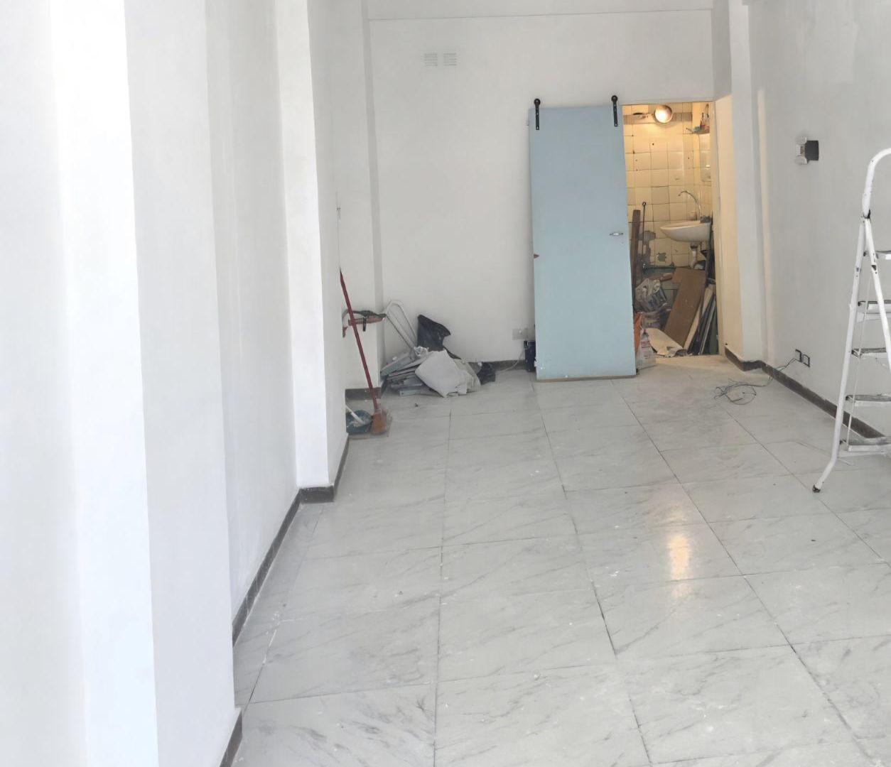 Foto de Local comercial en pleno barrio de Flores, imagen 2