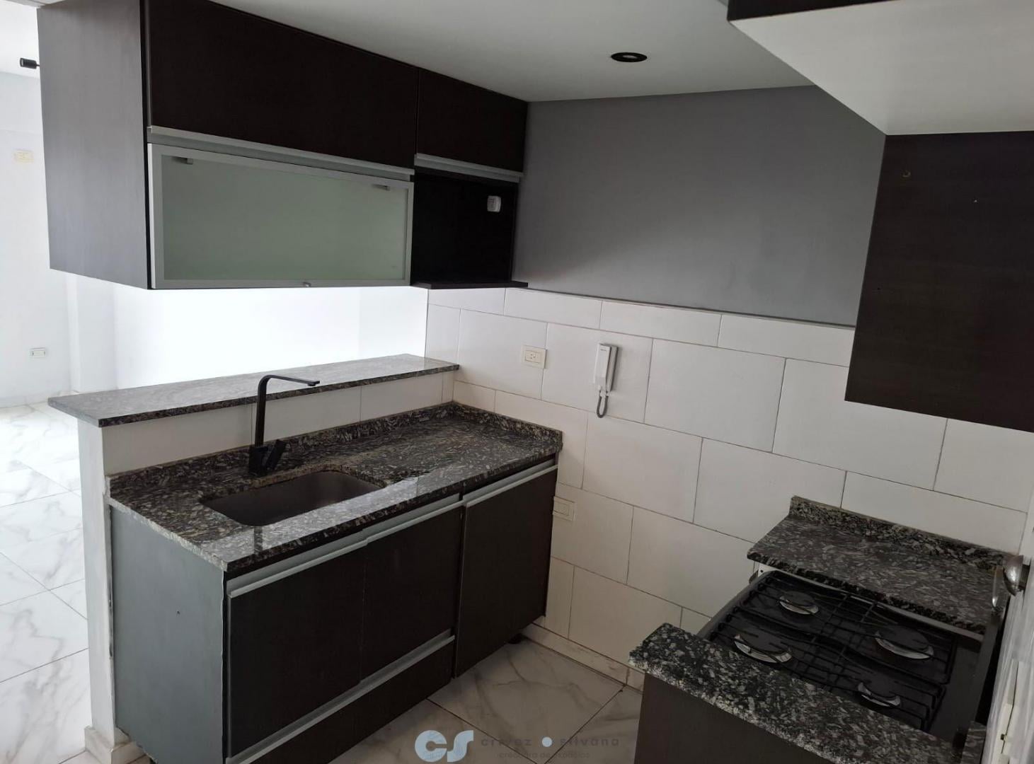 Foto de Alquiler y ó venta - 2 ambientes con balcon - Villa Real / Villa Devoto, imagen 3