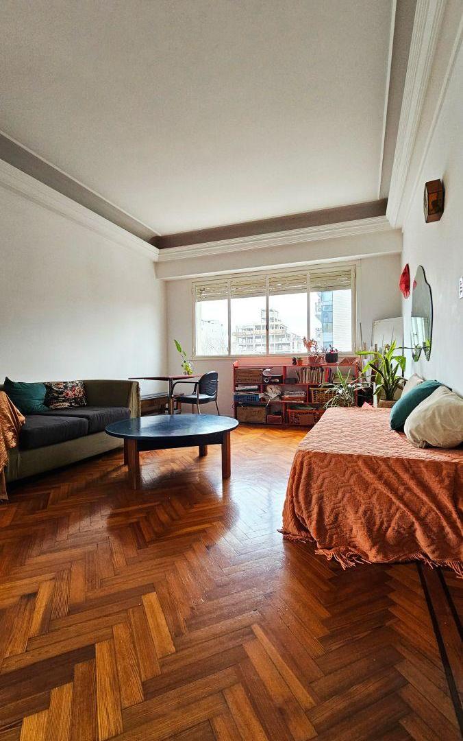 Foto de GRAN SEMI PISO DE 5 AMBIENTES EN ESQUINA SUPER LUMINOSO – MUY AMPLIO, imagen 2