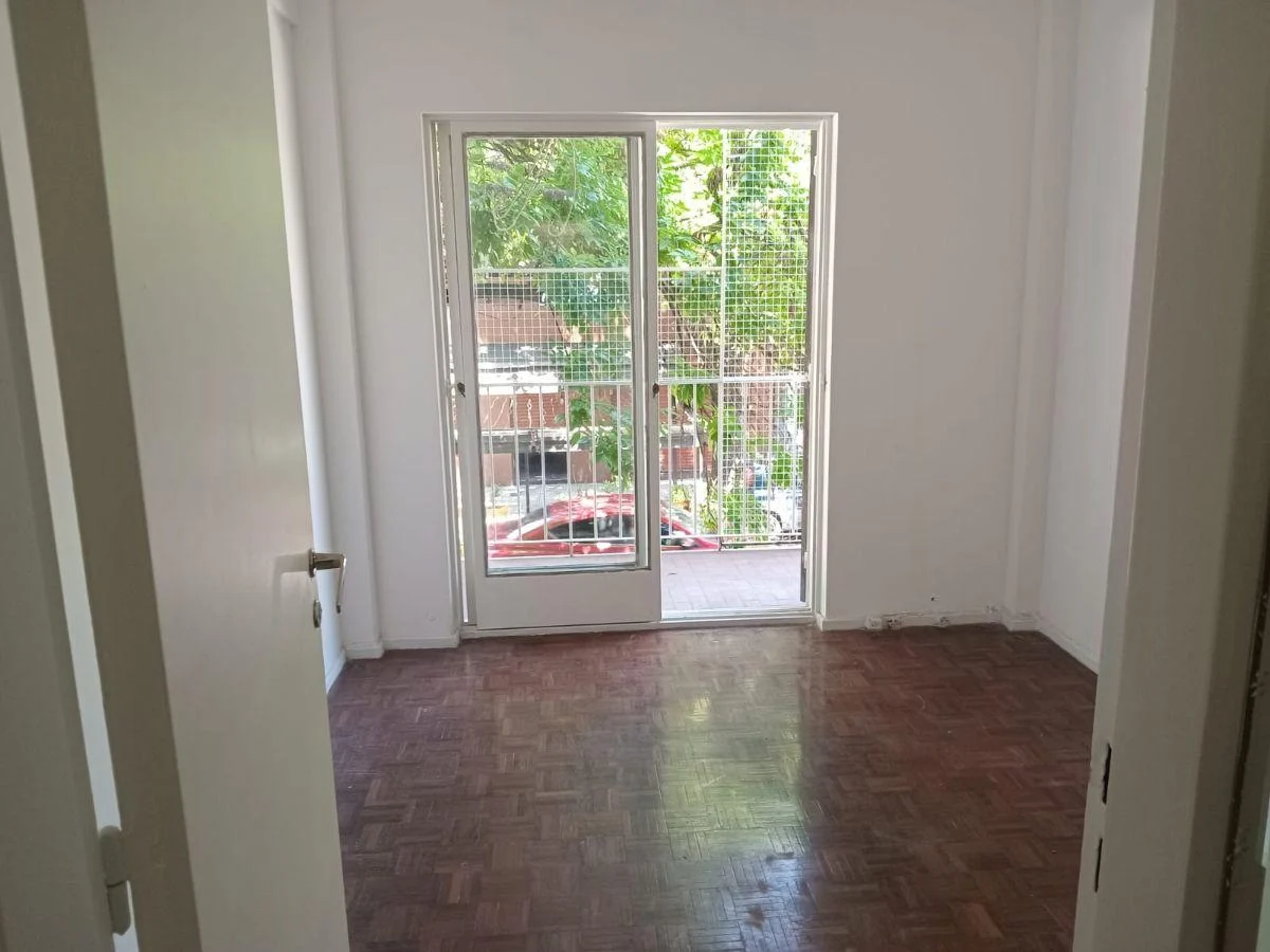 Foto de DEPTO DE 3 AMB AL FRENTE CON BALCÓN CORRIDO – 1° X ESCALERA - Honduras, imagen 3