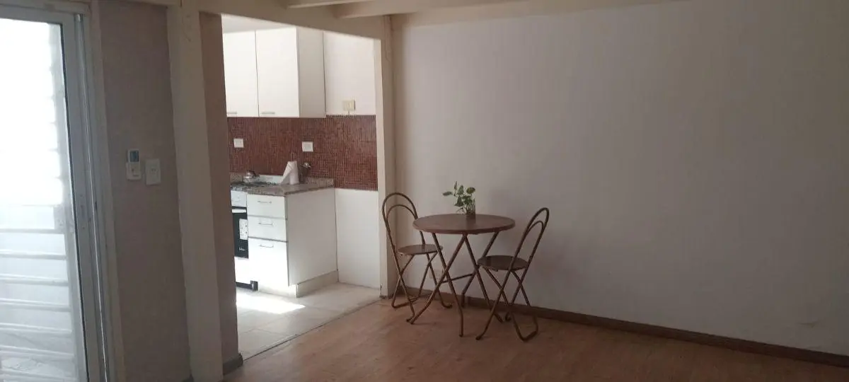 EXCELENTE PH TIPO DUPLEX 2 AMB C/PATIO. BAÑO Y TOIL. VESTIDOR. S/EXPEN RECICLADO. C. Arenal al 3400 4