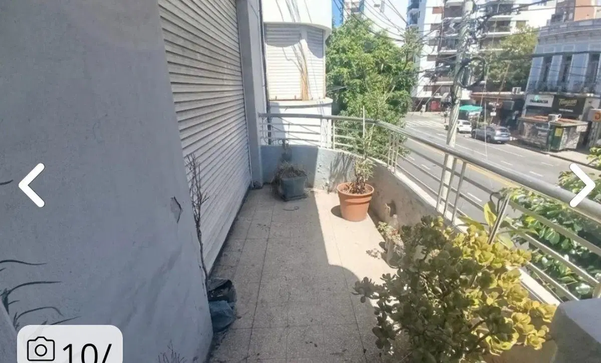 SOLO PARA USO COMERCIAL- PROFESIONAL
PH DE 5 AMB + HALL - SIN COCINA – 1° POR ESCALERA 5