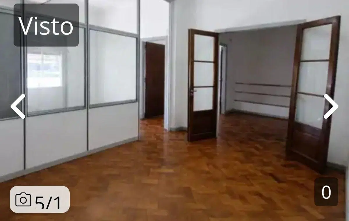 SOLO PARA USO COMERCIAL- PROFESIONAL
PH DE 5 AMB + HALL - SIN COCINA – 1° POR ESCALERA 3