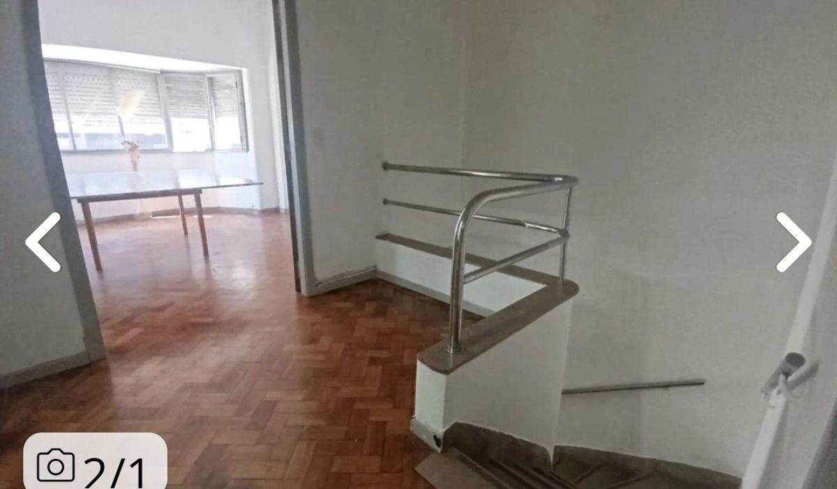 Foto de SOLO PARA USO COMERCIAL- PROFESIONAL PH DE 5 AMB + HALL - SIN COCINA, imagen 3