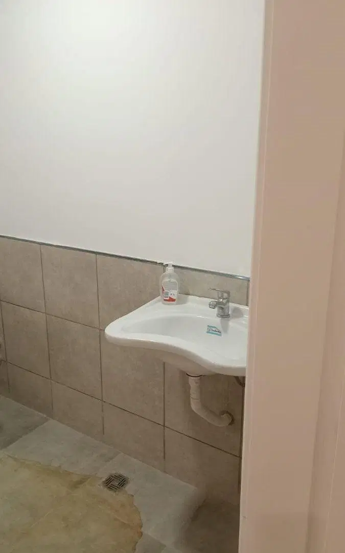 CASA - LOCAL DE 3 AMBIENTES
SOLO PARA USO COMERCIAL - PROFESIONAL 3