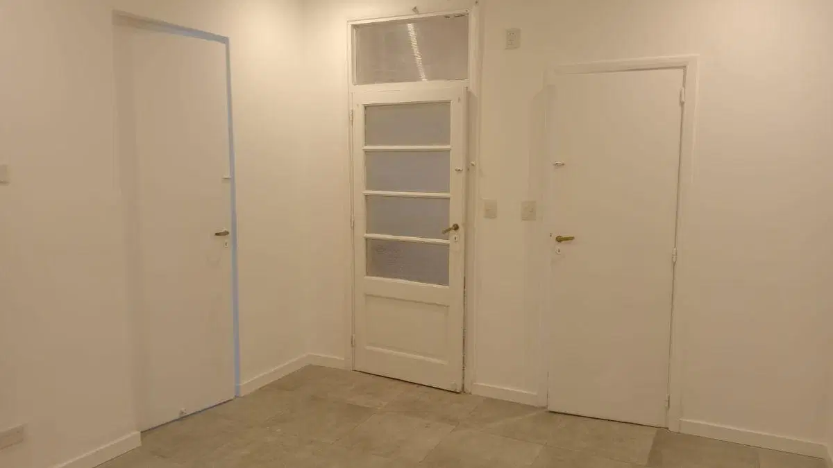 CASA - LOCAL DE 3 AMBIENTES
SOLO PARA USO COMERCIAL - PROFESIONAL 2