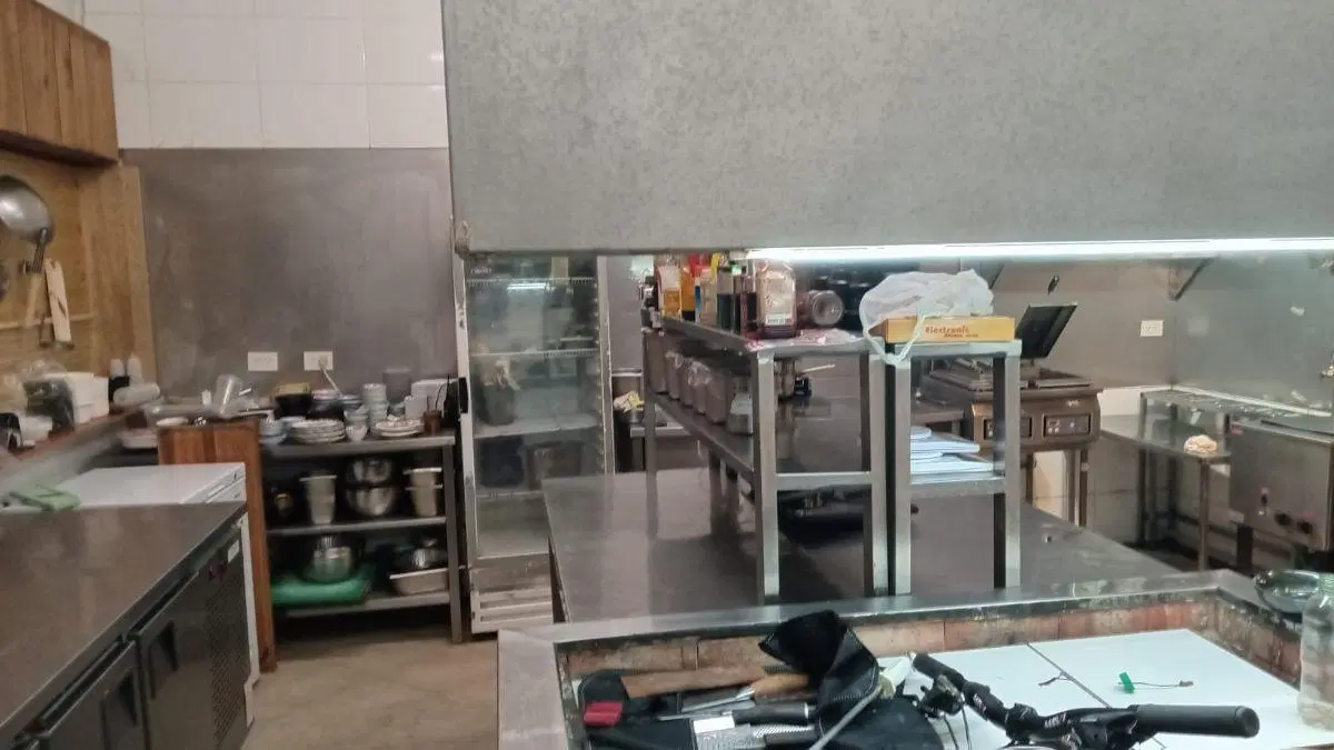 EXCELENTE LOCAL DE 8.20 X 26 – ACTUALMENTE RESTAURANTE EN MB ESTADO - Gorriti 5600 3