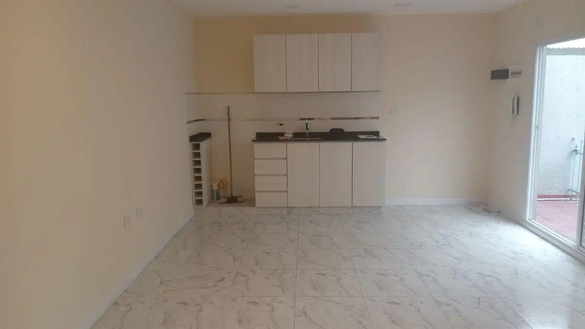PH EN 1° PISO POR ESCALERA DE 2 AMB CON BALCON Y TERRAZA PROPIA – A NUEVO IMPECABLE - Loyola al 1500 2