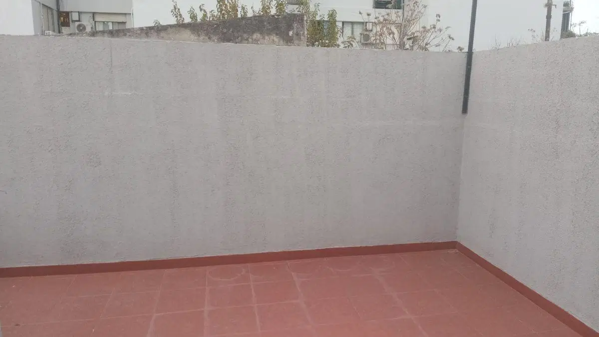 PH EN 1° PISO POR ESCALERA DE 2 AMB CON BALCON Y TERRAZA PROPIA – A NUEVO IMPECABLE - Loyola al 1500 3