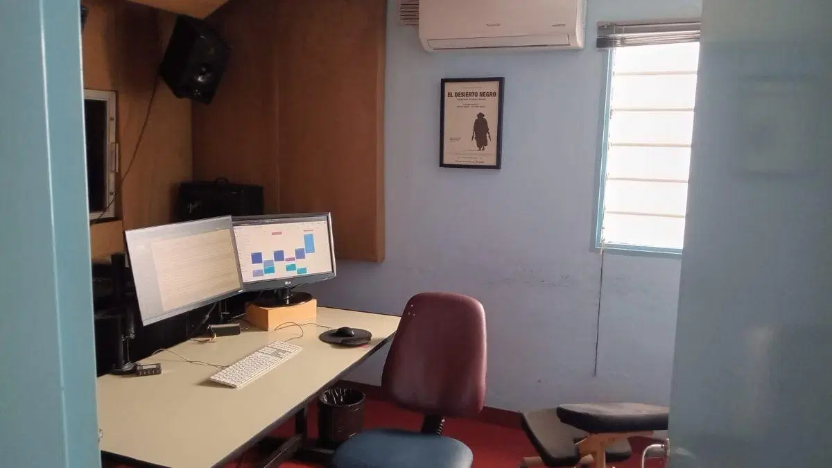 INMUEBLE PARA USO COMERCIAL CON 7 ESPACIO Y GRAN TINGLADO AL FONDO – 2 BAÑOS – BUEN ESTADO 1
