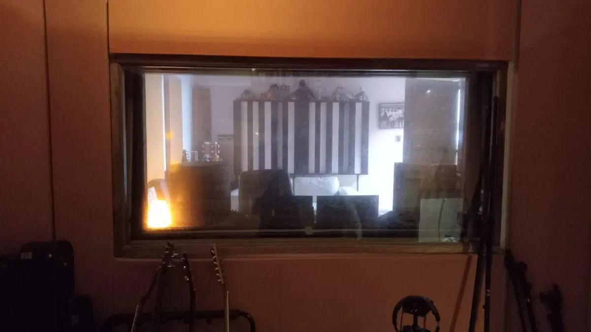 INMUEBLE PARA USO COMERCIAL CON 7 ESPACIO Y GRAN TINGLADO AL FONDO – 2 BAÑOS – BUEN ESTADO 8
