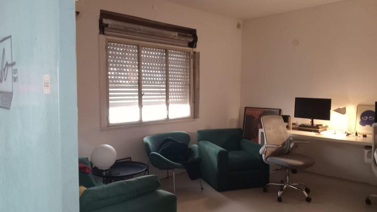 Foto de INMUEBLE PARA USO COMERCIAL CON 7 ESPACIO Y GRAN TINGLADO AL FONDO – 2, imagen 2