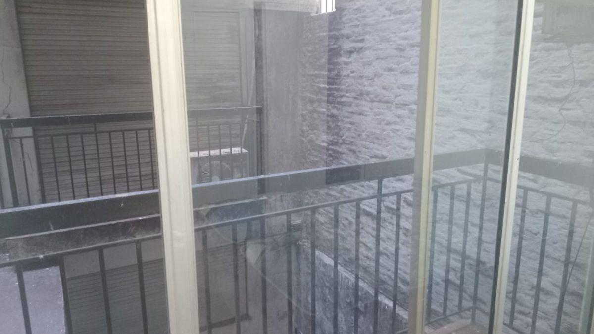 Foto de DEPTO DE 2 AMBIENTES - EXCELENTE UBICACION -Paraguay 3400, imagen 3