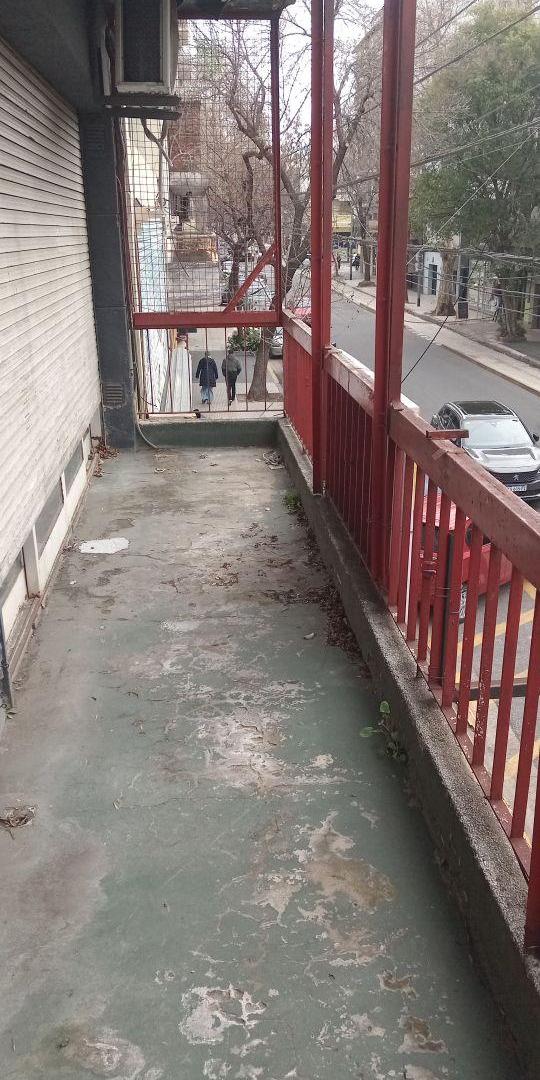 Foto de PH DE 5 AMBIENTES SOLO PARA USO COMERCIAL – SIN EXPENSAS - Gorriti y, imagen 2