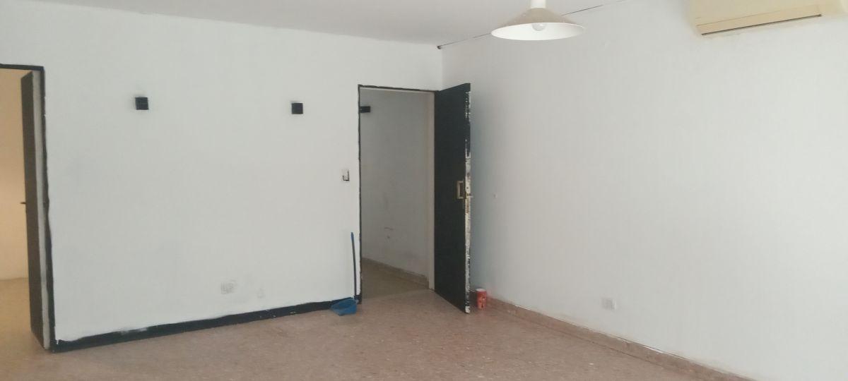 Foto de PH DE 5 AMBIENTES SOLO PARA USO COMERCIAL – SIN EXPENSAS - Gorriti y, imagen 3
