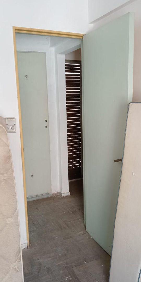 Foto de DEPTO DE 2 AMB PARA RECICLAR 2° PISO POR ESCALERA - Lemos 200, imagen 3