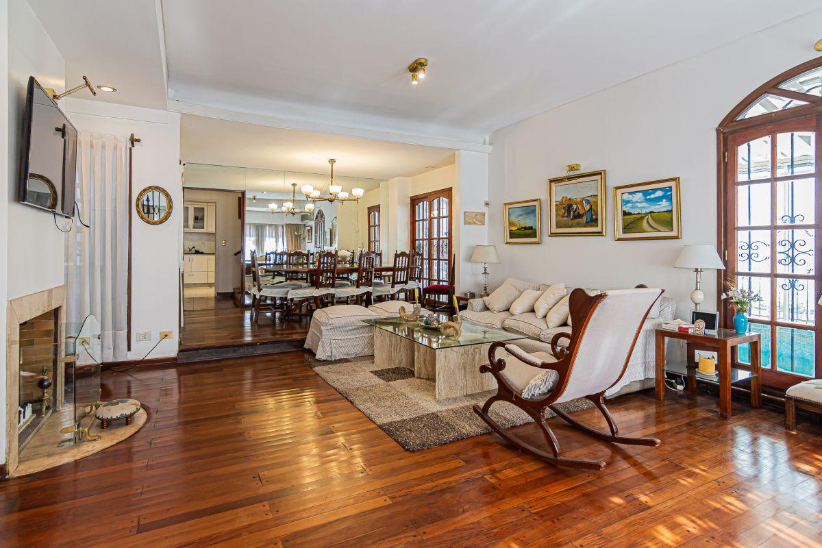 Foto de Gran casa con 4 dormitorios y pileta a pocos metros de Av de los Incas, imagen 4