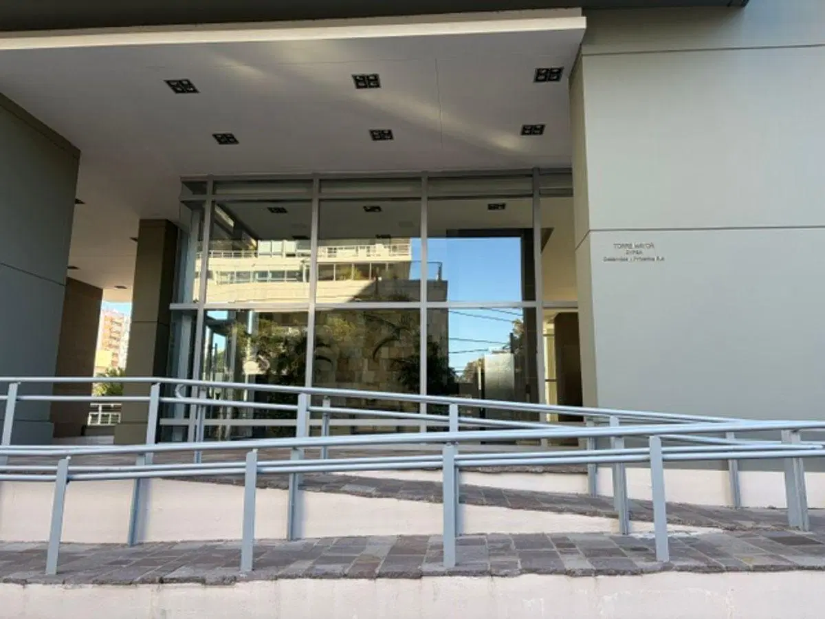 DEPARTAMENTO DE TRES AMBIENTES EN PUERTO DE OLIVOS CON COCHERA 4