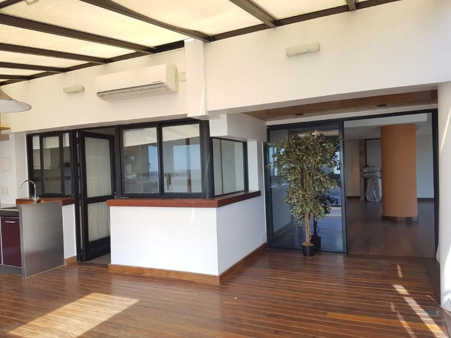 Excelente departamento en duplex con amarra en Marinas Golf 1