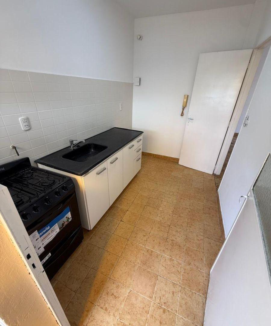 Foto de Ramos Mejía - ALQUILER Exc Depto 3 amb remodelado, imagen 1