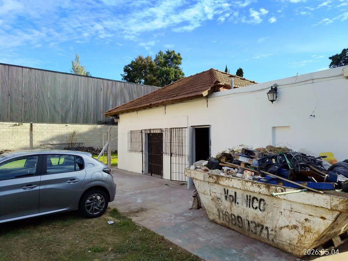 Fco Alvarez - SE ALQUILA Gran Local Comercial sobre Gorriti con estacionamiento para clientes 3