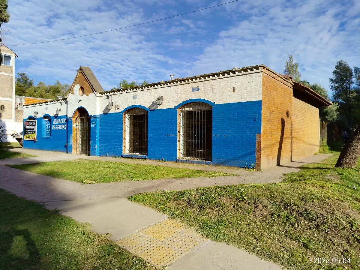 Fco Alvarez - SE ALQUILA Gran Local Comercial sobre Gorriti con estacionamiento para clientes 5