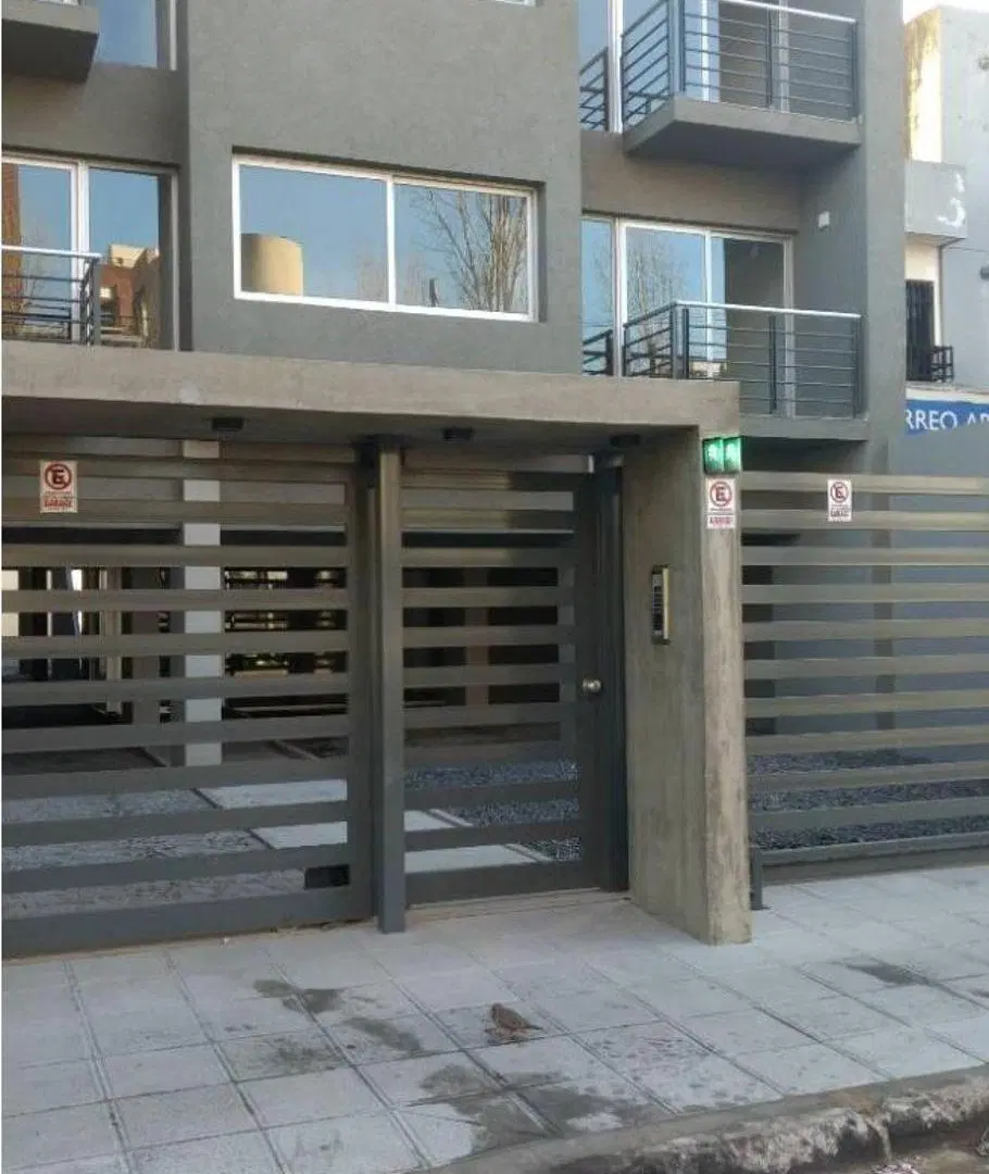 Morón Centro - SE ALQUILA Amplio Depto 2 Amb APTO PROF. a 1 cuadra estación 2