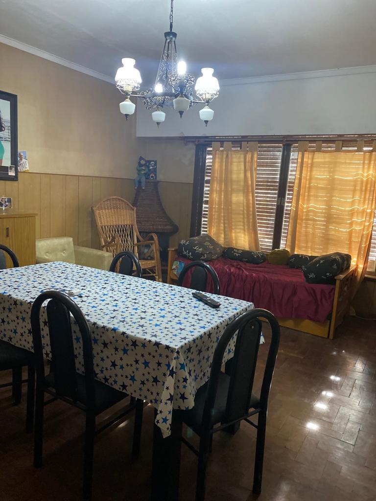 REMEDIOS DE ESCALADA JUANA AZURDUY 3044 CASA EN VENTA, 4 AMBIENTES CON GARAJE, QUINCHO Y PARRILLA