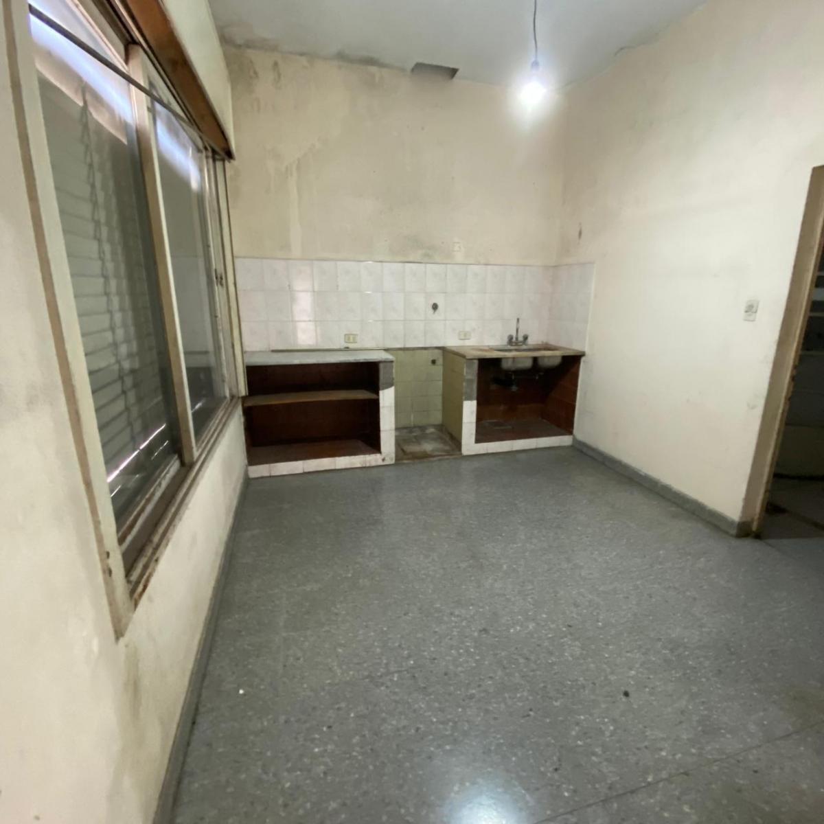 Excelente Oportunidad (Casa Para Dos Flias a Reciclar) 5