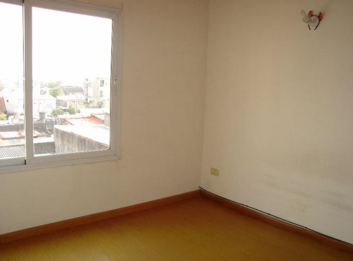 Dpto en lindo barrio 5