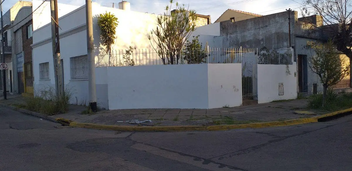 LANUS ESTE CASA EN ALQUILER SOBRE AV. PTE ALFONSIN 807 1