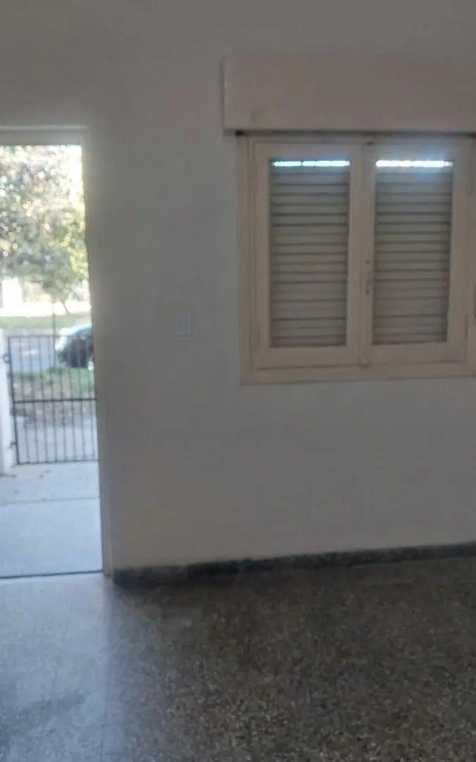 ¡PH al Frente con Patio en Lomas de Zamora, de 2 Amb! 5