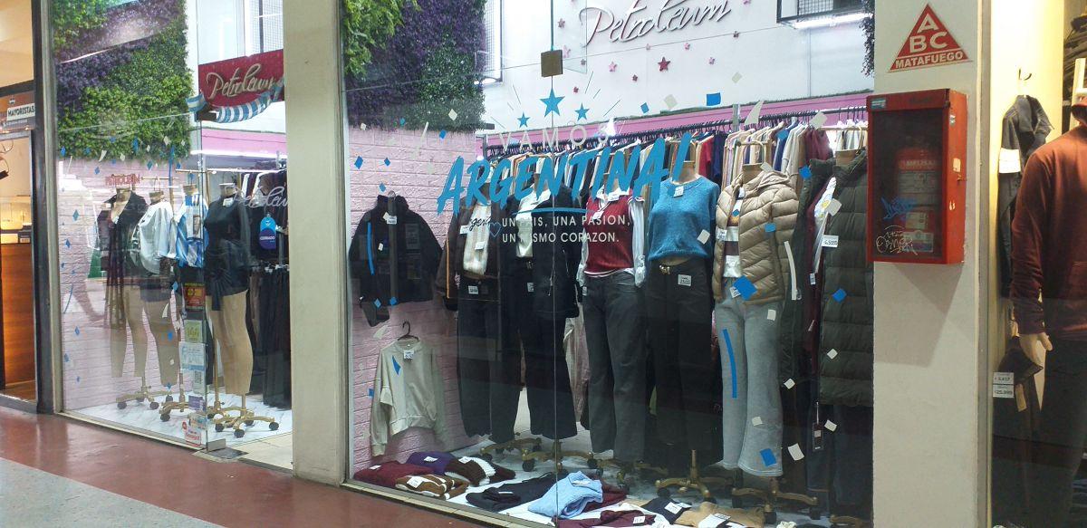 Foto de GRAN GALERIA LANUS LOCAL N° 7 EN ALQUILER, imagen 1
