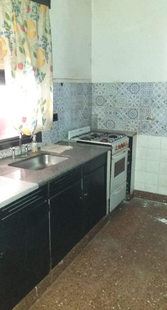 Foto de Casa de 6 ambientes en venta en Lanús Este, imagen 5