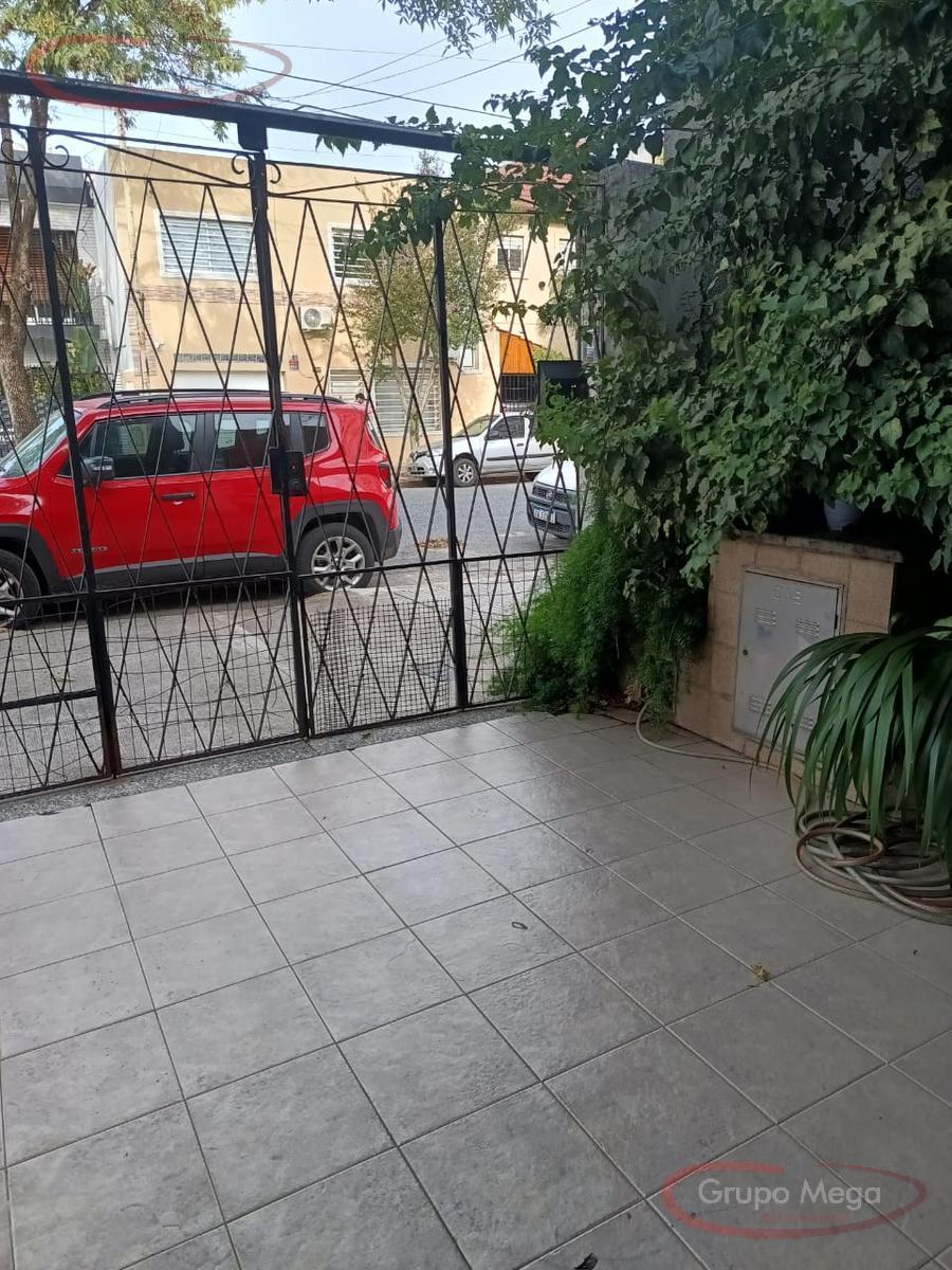 Foto de PH PB 4 AMB CON PATIO SIN EXPENSAS, imagen 2