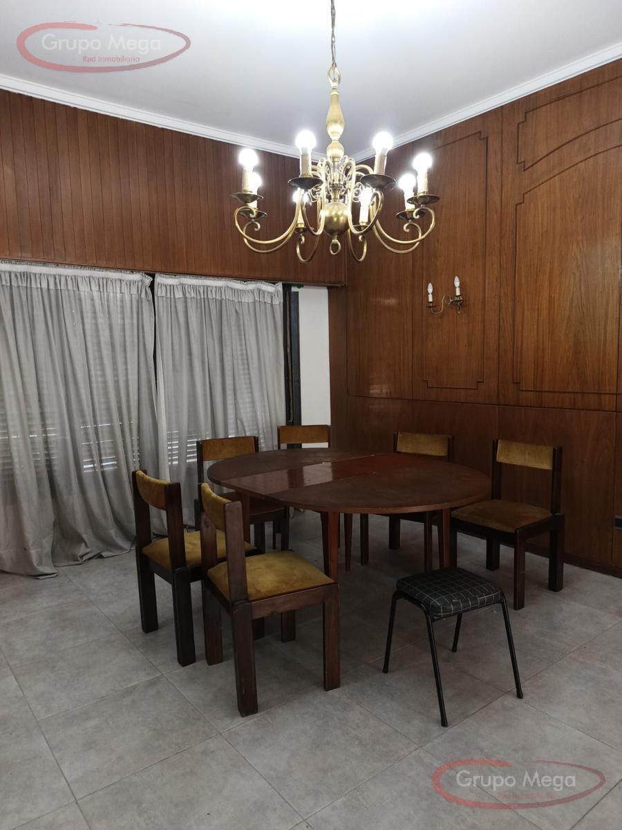 Excelente Casa en Versalles 3 Dorm. con Cochera 1