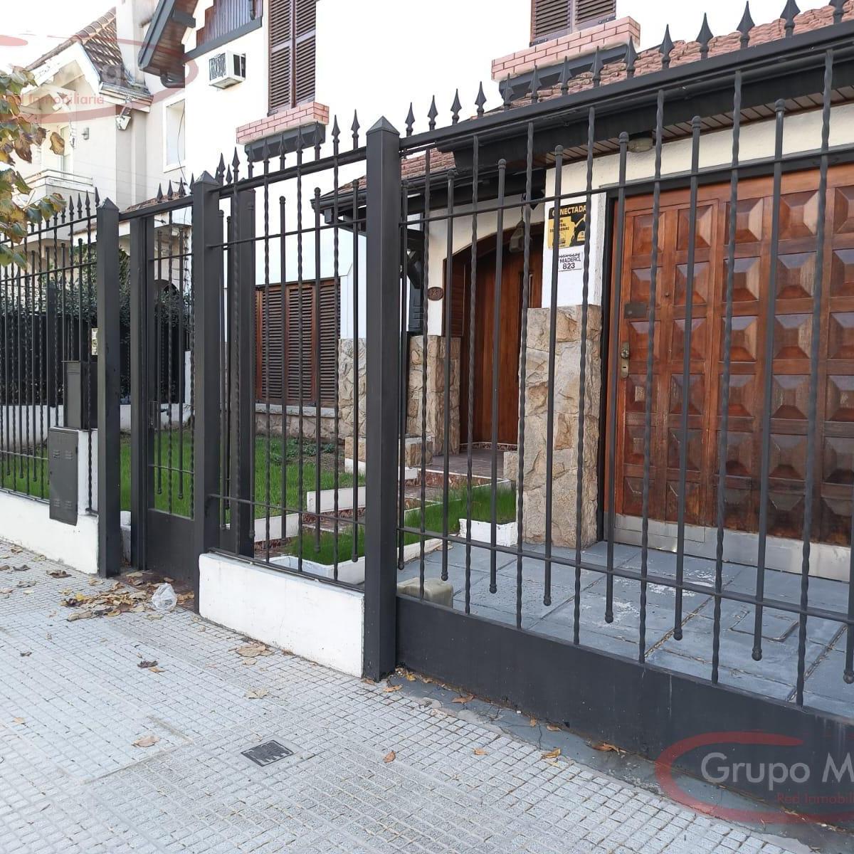 Excelente Casa en Versalles 3 Dorm. con Cochera 2