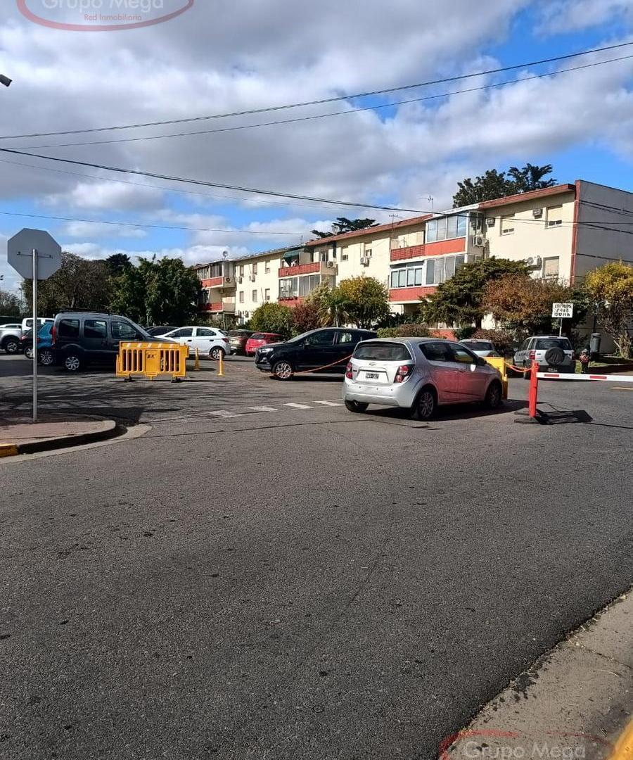 EXCELENTE DEPARTAMENTO DE 4 AMBIENTES PB RECIEN PINTADO!