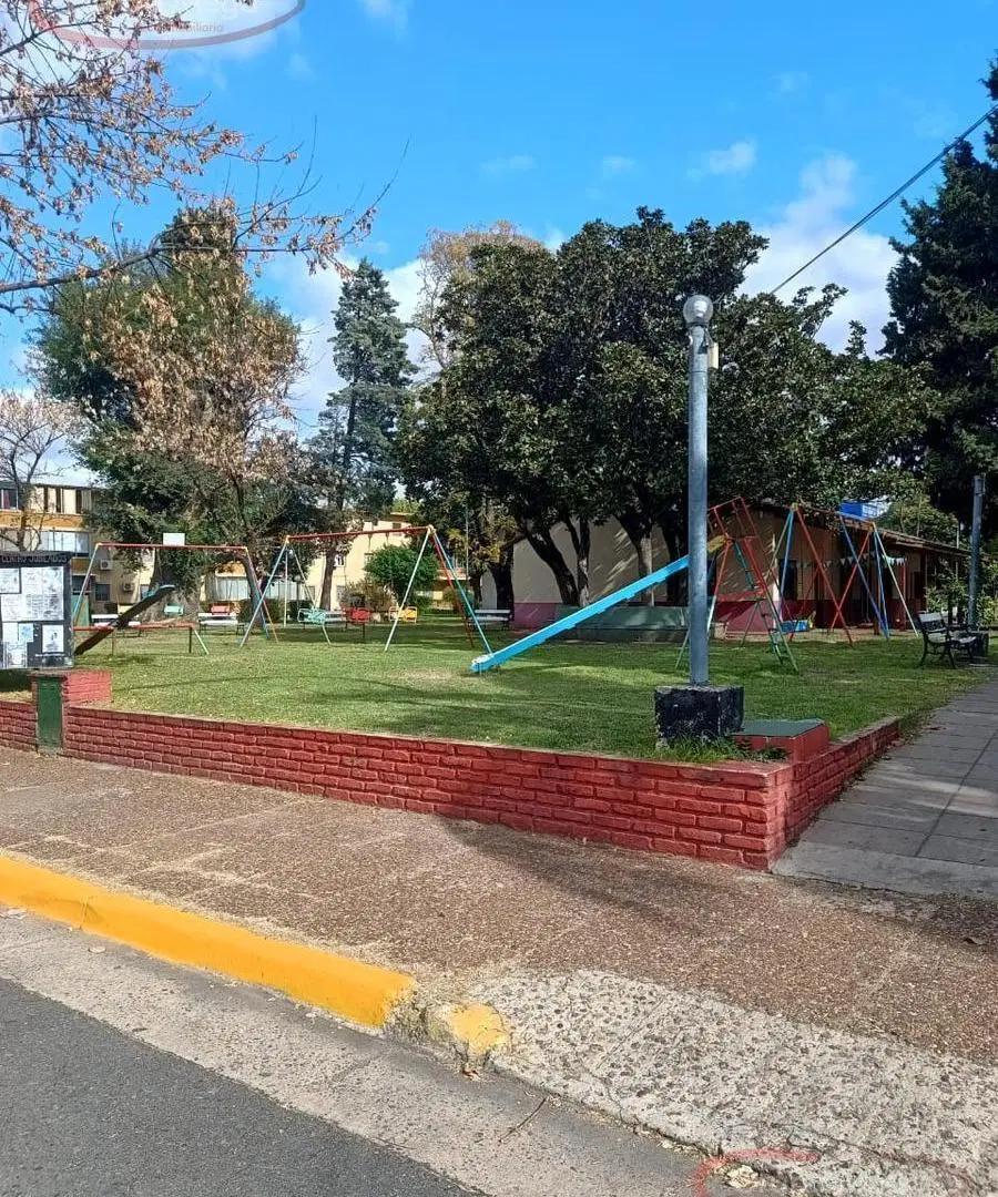 EXCELENTE DEPARTAMENTO DE 4 AMBIENTES PB RECIEN PINTADO! 4