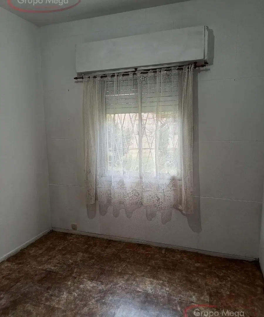 EXCELENTE DEPARTAMENTO DE 4 AMBIENTES PB RECIEN PINTADO! 2