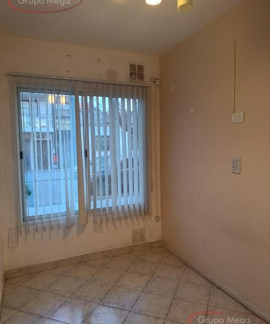 Foto de PH 2 AMB PB FRENTE c/PATIO SIN EXPENSAS (monoambiente dividido), imagen 5