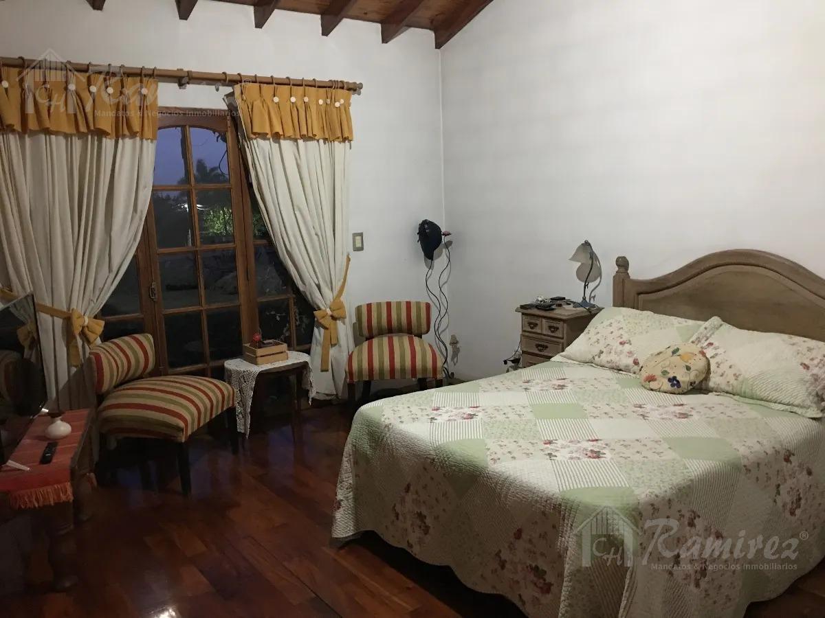 Hermoso Chalet 6 Amb. en Venta - Ituzaingó Norte 2