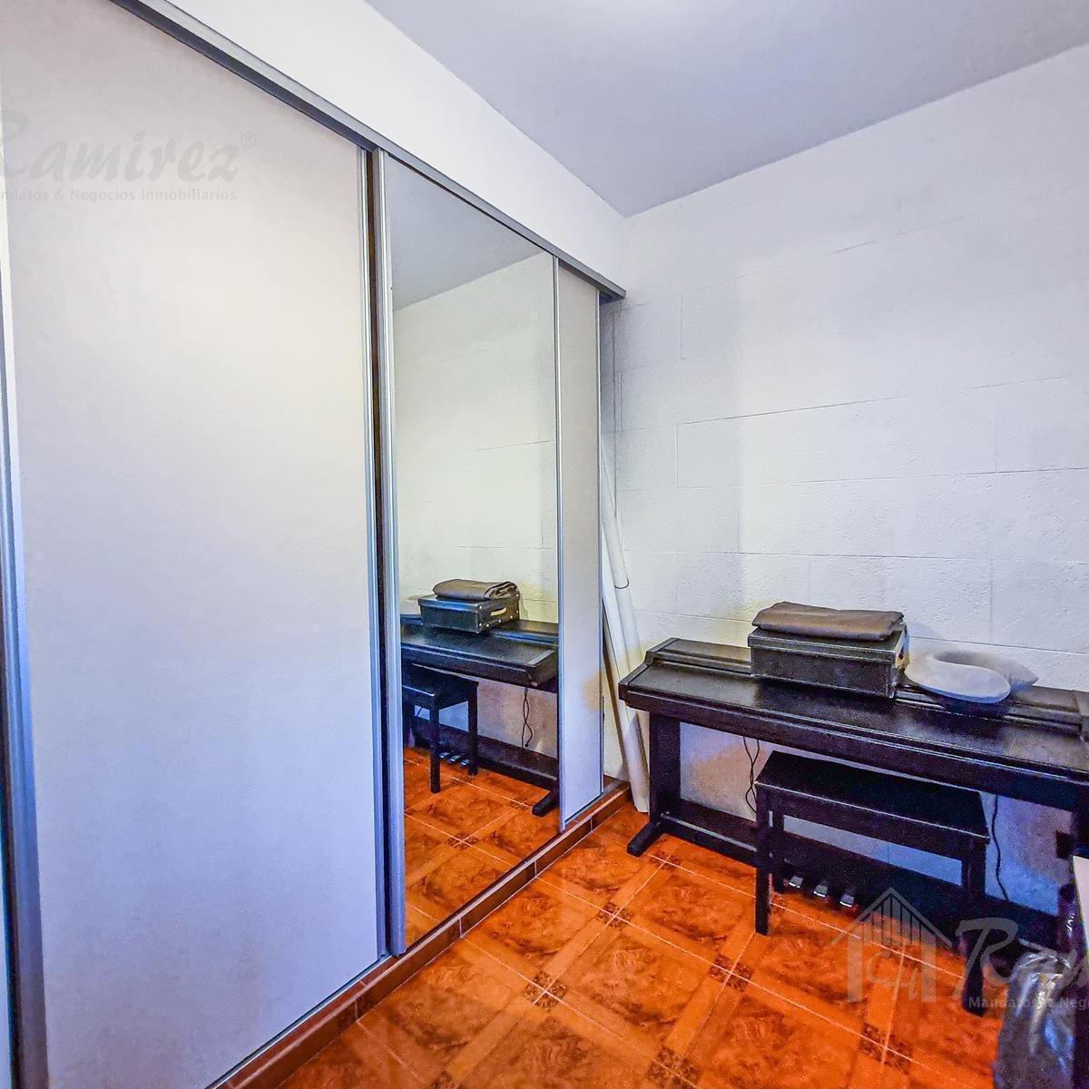Foto de Hermosa Casa Quinta en venta 4 ambientes Con Pileta - Francisco, imagen 4
