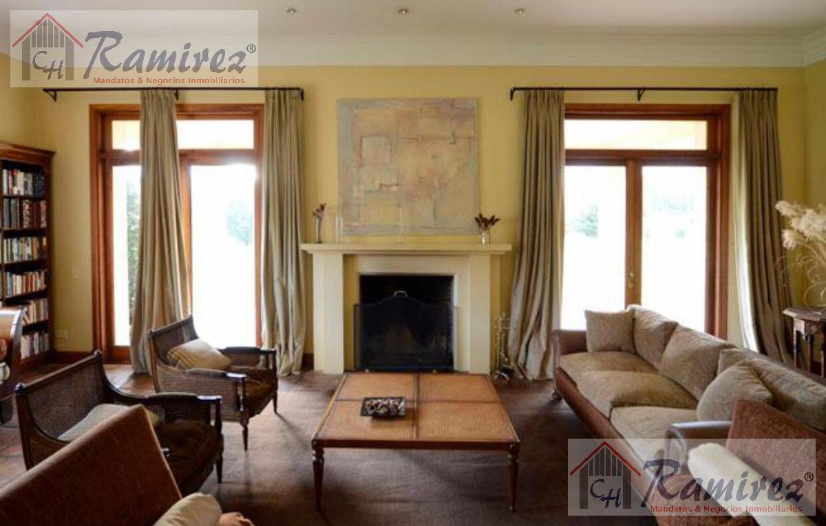 Excelente casa de 580m² en el Argentino Farm Club de Lujan